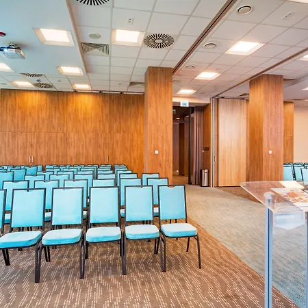 Hampton By Hilton 3*