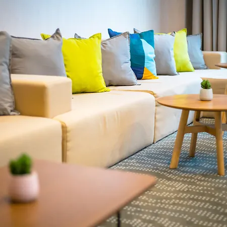 Hampton By Hilton ホテル