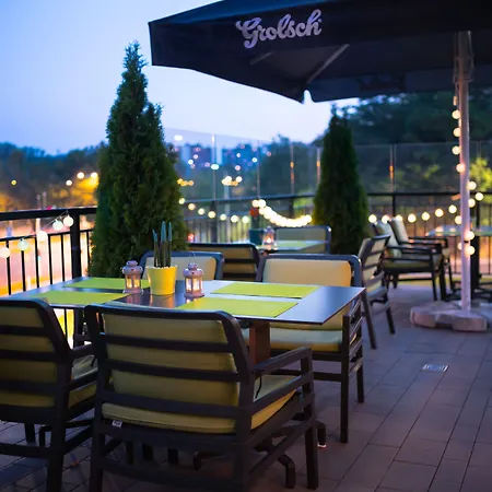 ホテル Hampton By Hilton 3*