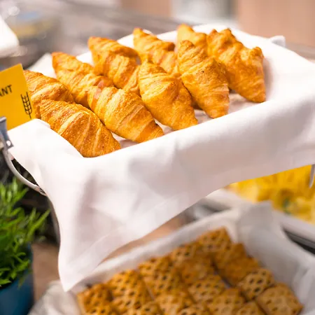 Hampton By Hilton ホテル