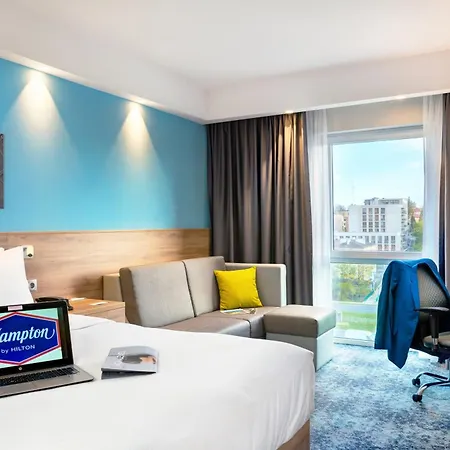 Hotel Hampton By Hilton 3*