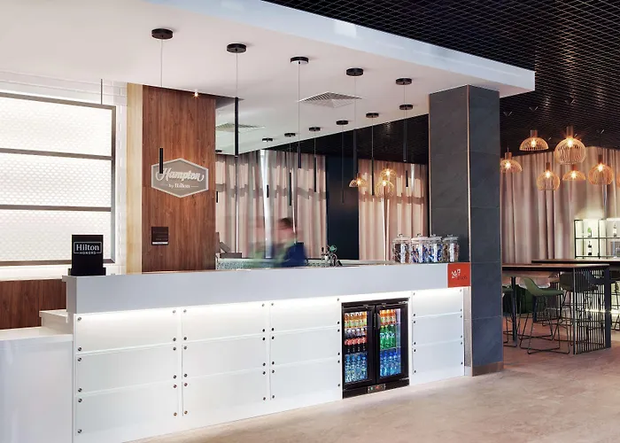 Hotell Hampton By Hilton 3*