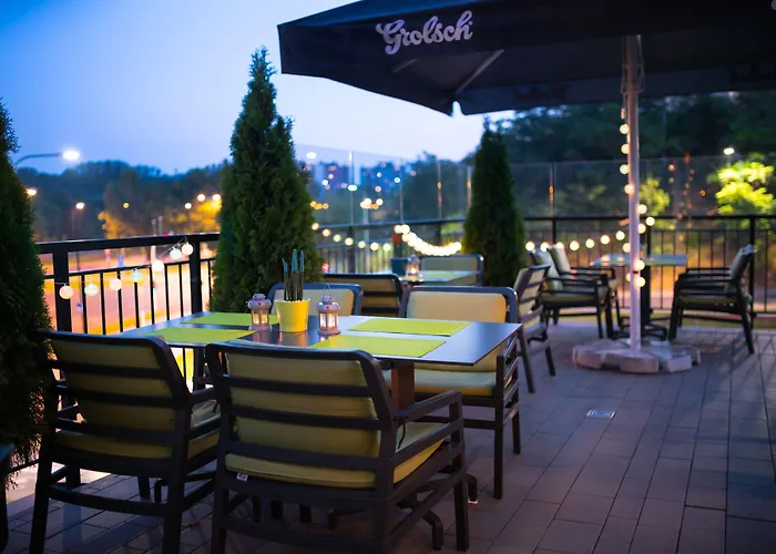 Hotell Hampton By Hilton 3*